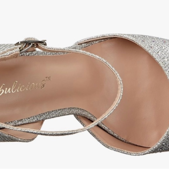 Fabulicious Covet 3 1/2 inch Silver Mesh (floor model) - Picture 4 of 5